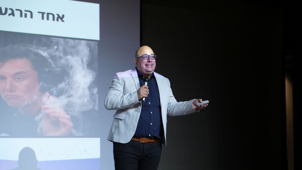 חברות נדל"ן יכולות לבנות מערך שיווק מעולה כדי להשיג לקוחות ורוכשים