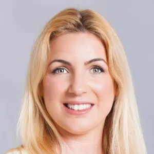 שרון דידי | מתכננת פיננסית, מלווה משקיעים, בעלת הפודקאסט ״מדיבורים למעשים״